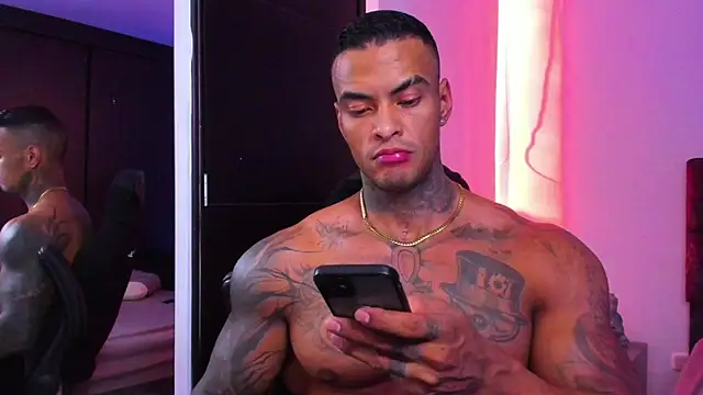 Snapshot of binmontana_ chatting on October 15, 2025, 9:26 pm binmontana online show from October 15, 2025, 9:26 pm