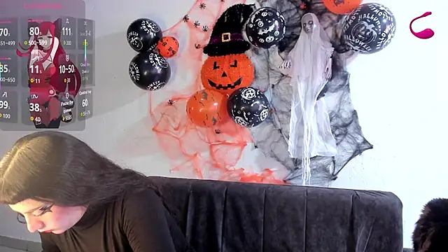 kitty  chs online show from October 2, 2025, 12:23 pm