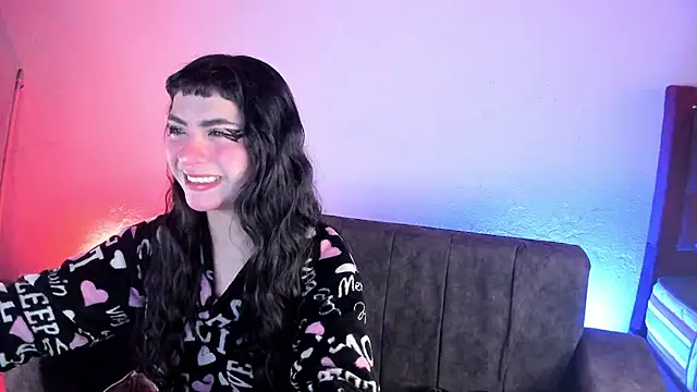 kitty  chs online show from October 21, 2025, 11:33 am