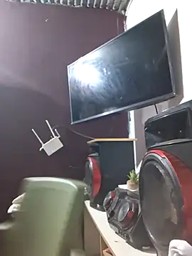 hot-mom22 online show from December 1, 2025, 10:53 am