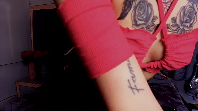 Candy dim online show from October 9, 2025, 8:29 pm