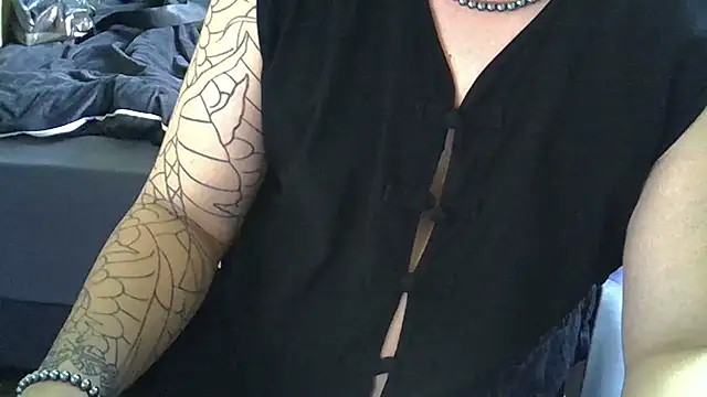 CAOSLOAD online show from October 17, 2025, 2:37 am