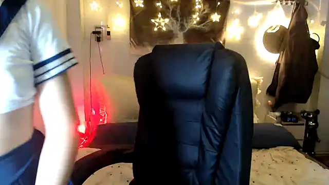 Snapshot of EllieYoon chatting on October 4, 2025, 12:14 pm EllieYoon online show from October 4, 2025, 12:14 pm