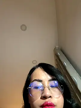 Snapshot of EllieYoon chatting on December 4, 2025, 3:21 pm EllieYoon online show from December 4, 2025, 3:21 pm