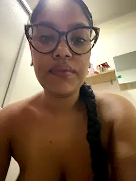 miiabrown18 online show from December 17, 2025, 9:04 am