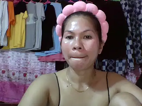 Snapshot of sexyanne1988 chatting on February 15, 2026, 12:03 pm sexyanne1988 online show from February 15, 2026, 12:03 pm