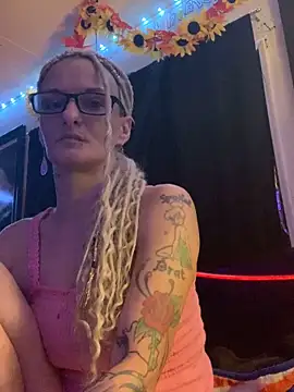 Snapshot of blondebarbiebae chatting on October 6, 2025, 11:13 pm blondebarbiebae online show from October 6, 2025, 11:13 pm