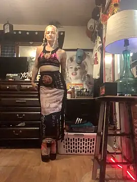 blondebarbiebae online show from April 14, 2026, 4:02 pm