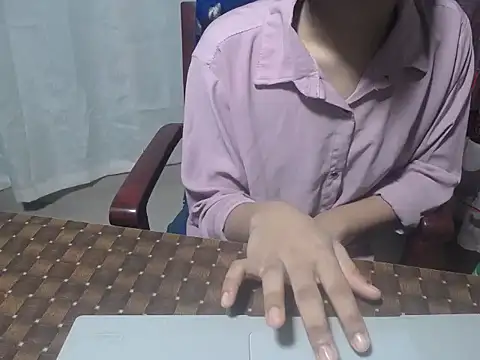 Snapshot of henakhan32 chatting on October 7, 2025, 3:14 am henakhan32 online show from October 7, 2025, 3:14 am