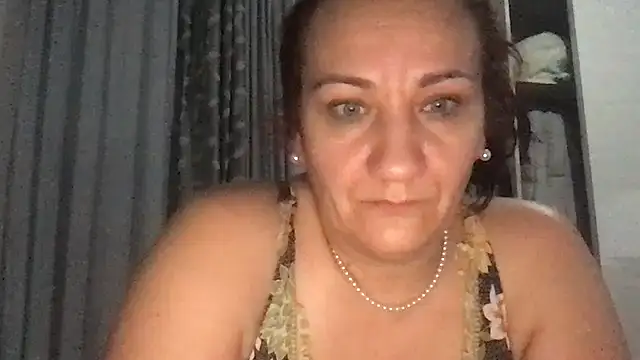 paula19800 online show from October 25, 2025, 8:55 am