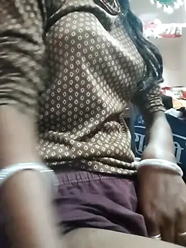 Snapshot of Cuty_kinjal chatting on April 23, 2026, 10:45 pm Cuty kinjal online show from April 23, 2026, 10:45 pm