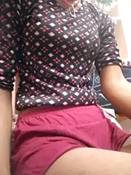 Snapshot of Cuty_kinjal chatting on April 24, 2026, 10:45 pm Cuty kinjal online show from April 24, 2026, 10:45 pm