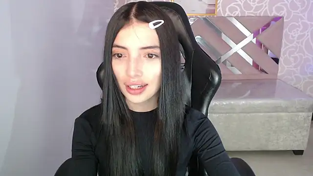 cynthia ch online show from October 10, 2025, 3:49 am