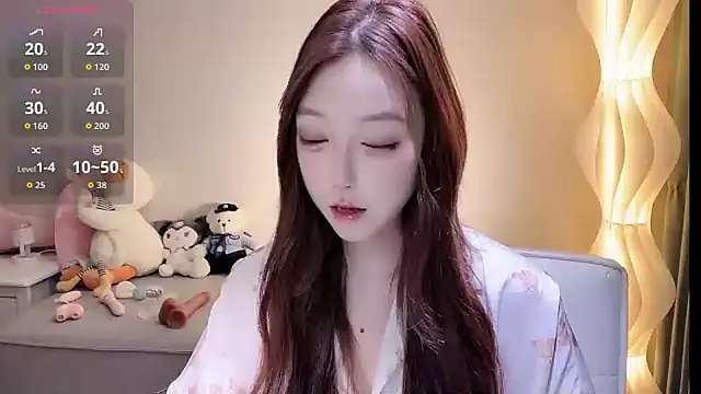 Snapshot of Luna--1 chatting on July 23, 2026, 1:42 pm Luna--1 online show from July 23, 2026, 1:42 pm