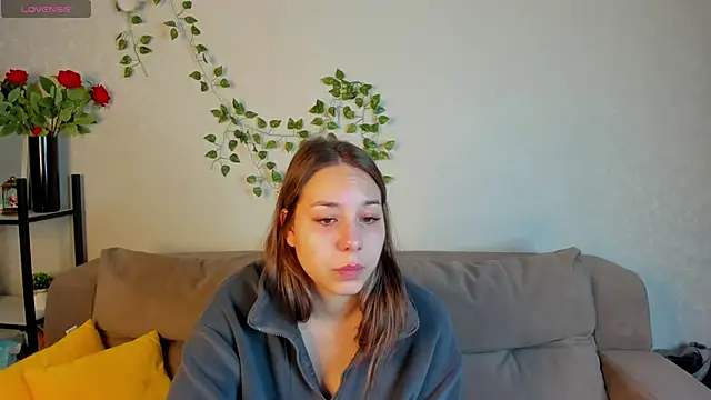 Al1ice Moures online show from November 28, 2025, 1:08 am