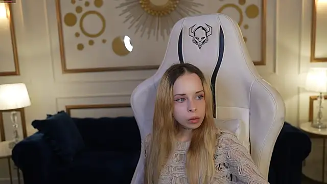 Luchi Sun online show from November 3, 2025, 11:11 am