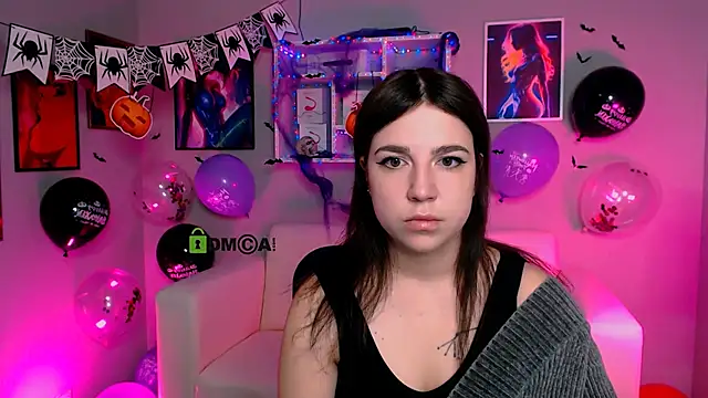 justcamila  online show from October 21, 2025, 11:44 am