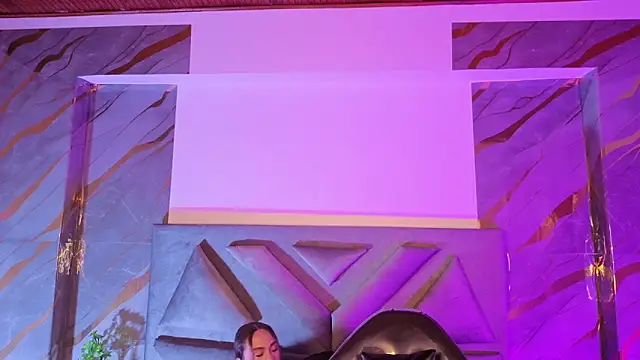 samycollens online show from April 1, 2026, 11:44 am