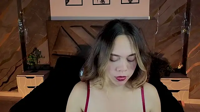 samycollens online show from April 15, 2026, 7:58 pm