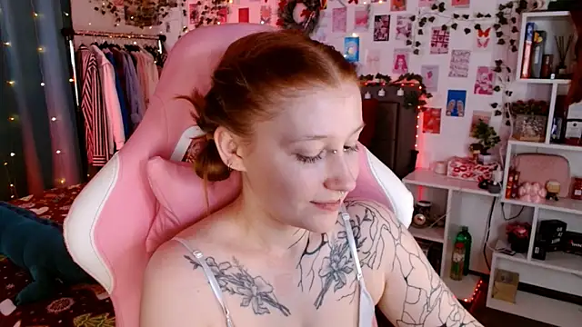 Ayla Hicks online show from December 13, 2025, 8:58 pm