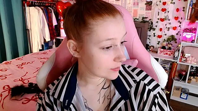 Ayla Hicks online show from March 8, 2026, 4:16 am