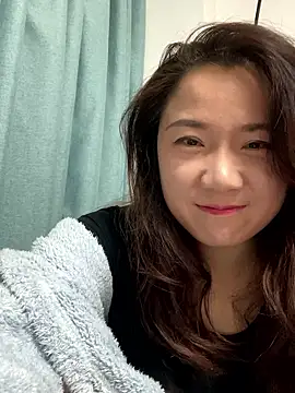 Momo-9988 online show from January 14, 2026, 11:27 am