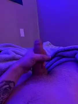 BWCwhiteboi online show from May 5, 2026, 8:17 pm