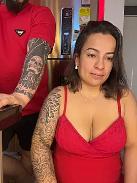 Snapshot of liz_and_thiago chatting on October 12, 2025, 1:26 am liz and thiago online show from October 12, 2025, 1:26 am