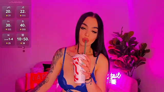 Snapshot of TiaBelle chatting on November 5, 2025, 5:24 pm TiaBelle online show from November 5, 2025, 5:24 pm