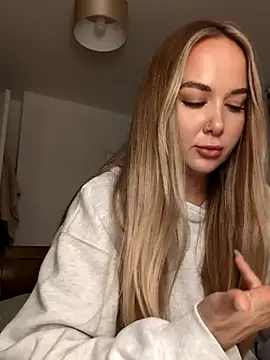 BarbieDolly x online show from November 9, 2025, 7:45 pm