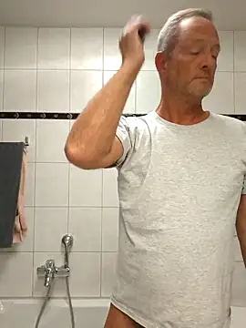 TommyTom76 online show from December 16, 2025, 9:47 am