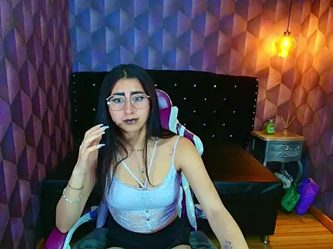 Nanisshawna online show from October 21, 2025, 3:40 am