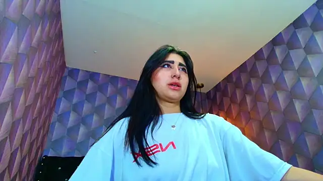 Nanisshawna online show from October 28, 2025, 2:04 am