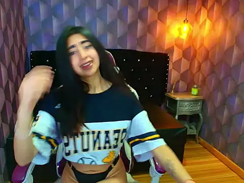 Nanisshawna online show from November 5, 2025, 2:55 am