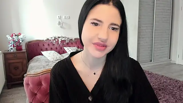 Malibu J online show from December 17, 2025, 7:03 am