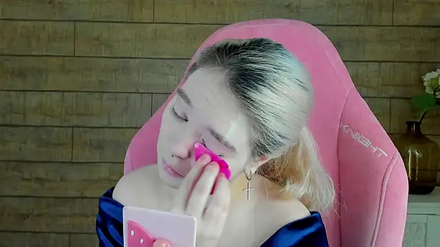 Snapshot of AnnaDelon chatting on October 23, 2025, 4:12 am AnnaDelon online show from October 23, 2025, 4:12 am