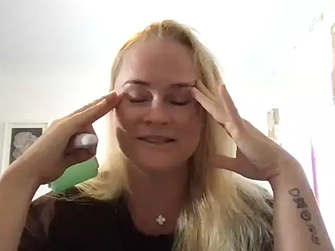 Sweet-TessaXX online show from February 17, 2026, 5:37 am