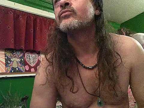 HippieDad333 online show from May 7, 2026, 3:34 am