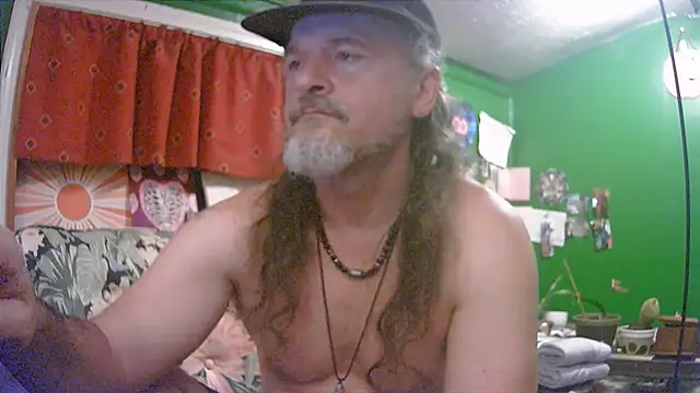 HippieDad333 online show from June 25, 2026, 5:07 am