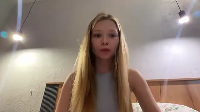 Snapshot of CandysRose chatting on June 2, 2026, 12:34 am CandysRose online show from June 2, 2026, 12:34 am
