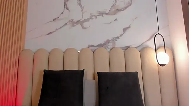 Sophi davis online show from November 26, 2025, 12:00 am