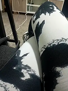 Valentino2325 online show from October 19, 2025, 2:23 am