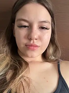 Sofi Yang  online show from October 25, 2025, 10:23 am