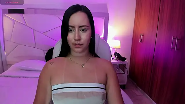 Natasha Kiim  online show from March 9, 2026, 4:38 am