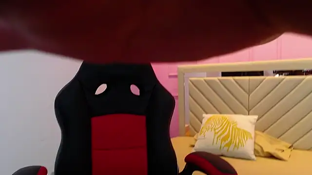 Snapshot of ALAHIACRUZ1 chatting on October 2, 2025, 12:23 pm ALAHIACRUZ1 online show from October 2, 2025, 12:23 pm