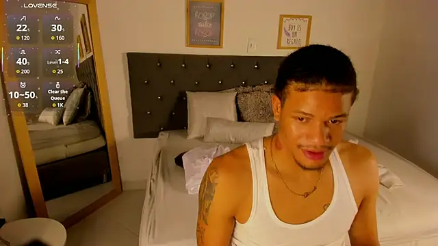 Snapshot of AmberandNick chatting on October 7, 2025, 3:25 am AmberandNick online show from October 7, 2025, 3:25 am