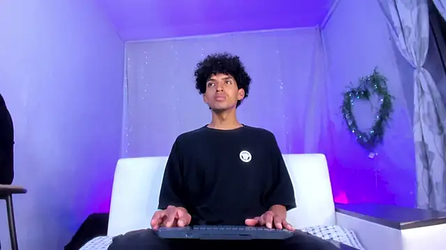 josesweet  online show from October 29, 2025, 4:31 pm