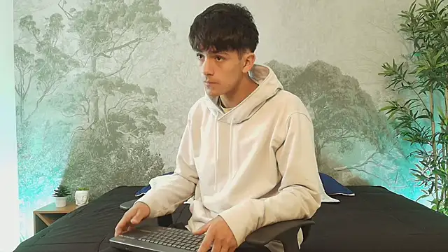 Snapshot of Axel_Draven chatting on January 19, 2026, 11:25 am Axel Draven online show from January 19, 2026, 11:25 am