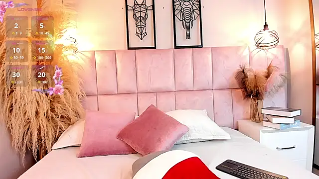 Charlotte hall  online show from December 20, 2025, 4:08 am