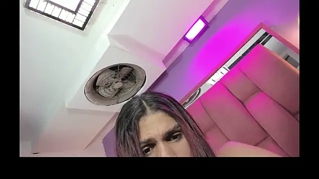 GRECIACUTETS online show from September 29, 2025, 9:25 am